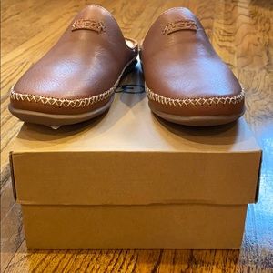 Ugg slide luggage color